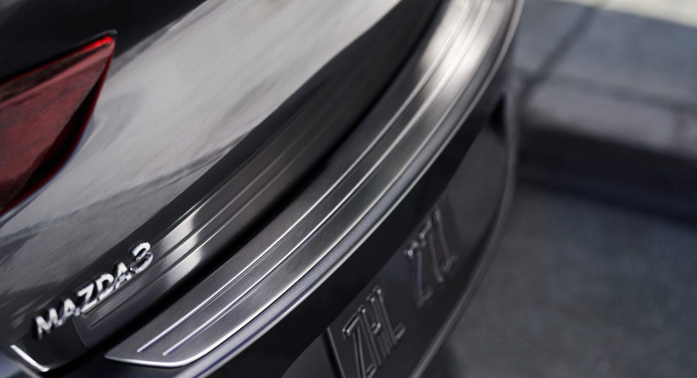 2026 Mazda3 Sedan Accessories  –  Parachoques trasero