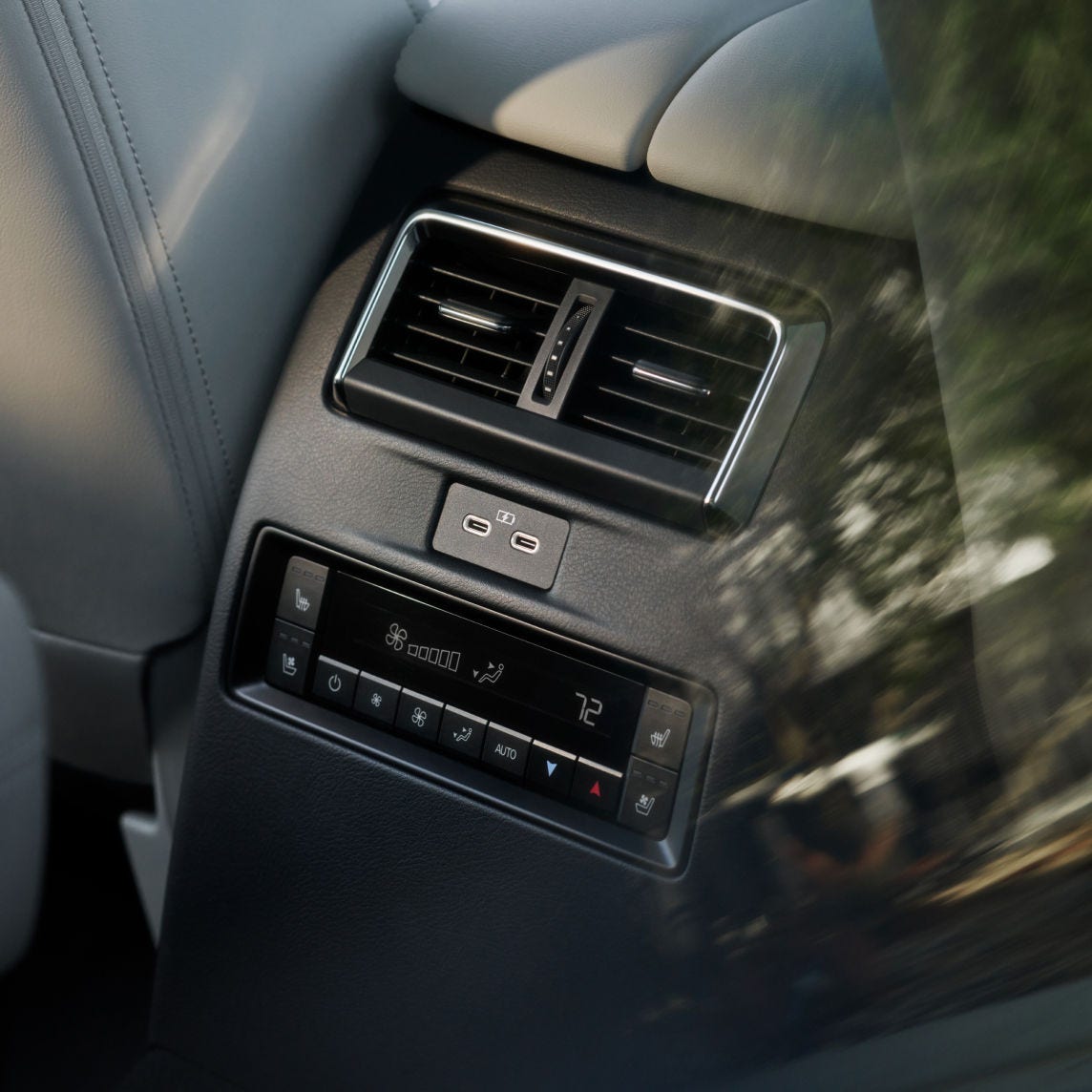 2026 Mazda CX-90 – USB and Power Outlets