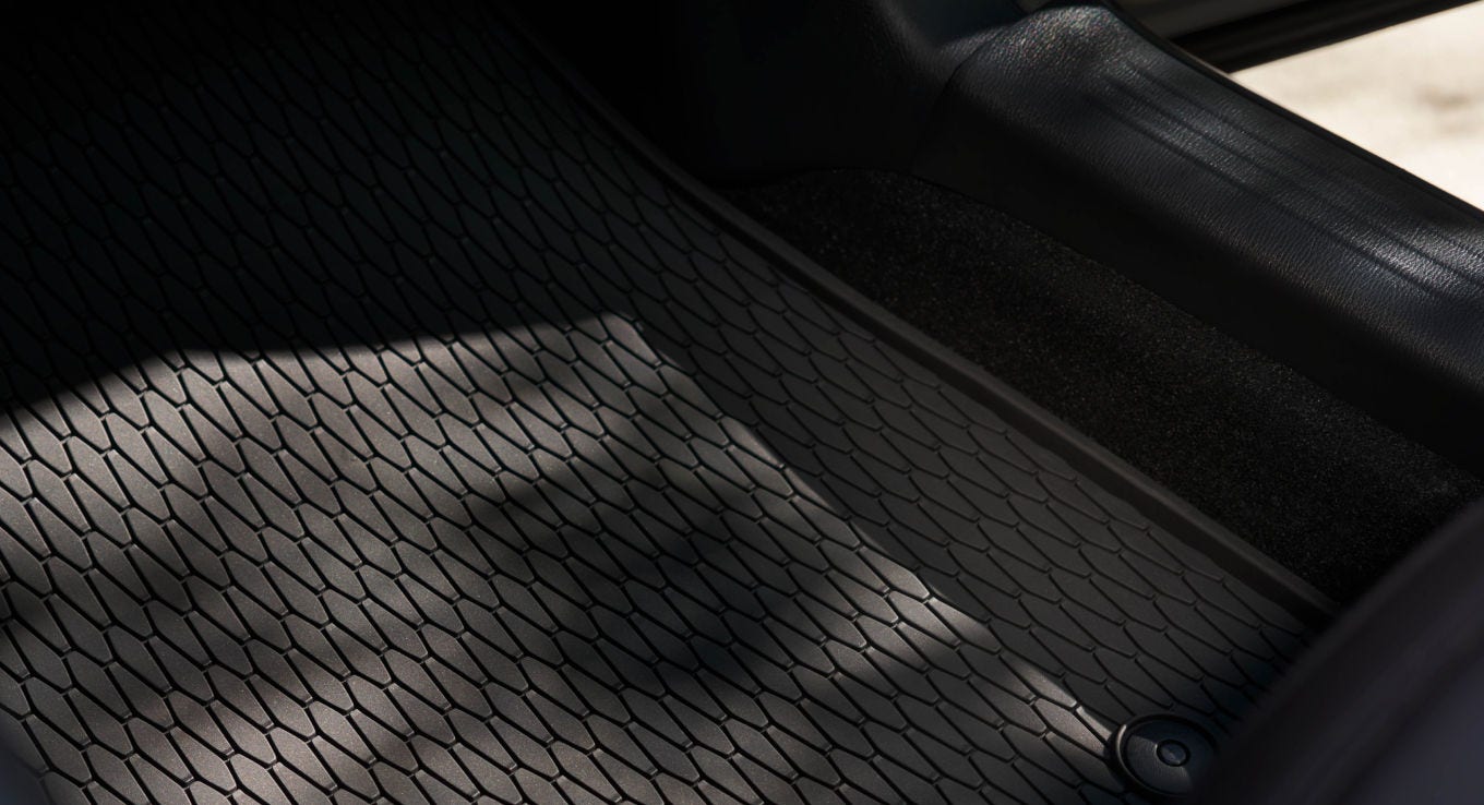 2026 Mazda3 Sedan Accessories  –  Alfombras para toda estación