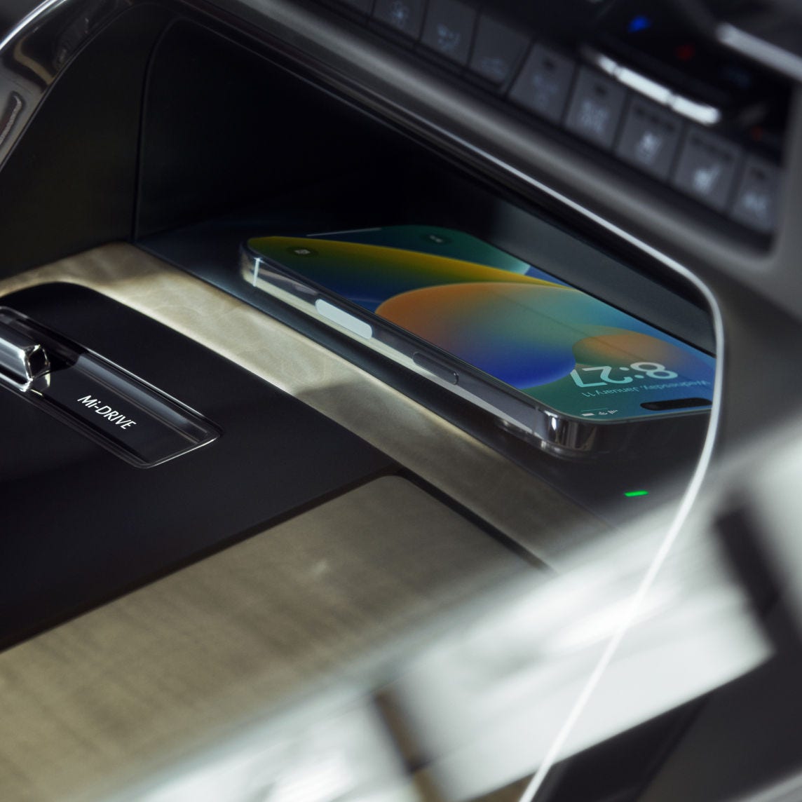 Mazda CX-70 – Wireless Charging