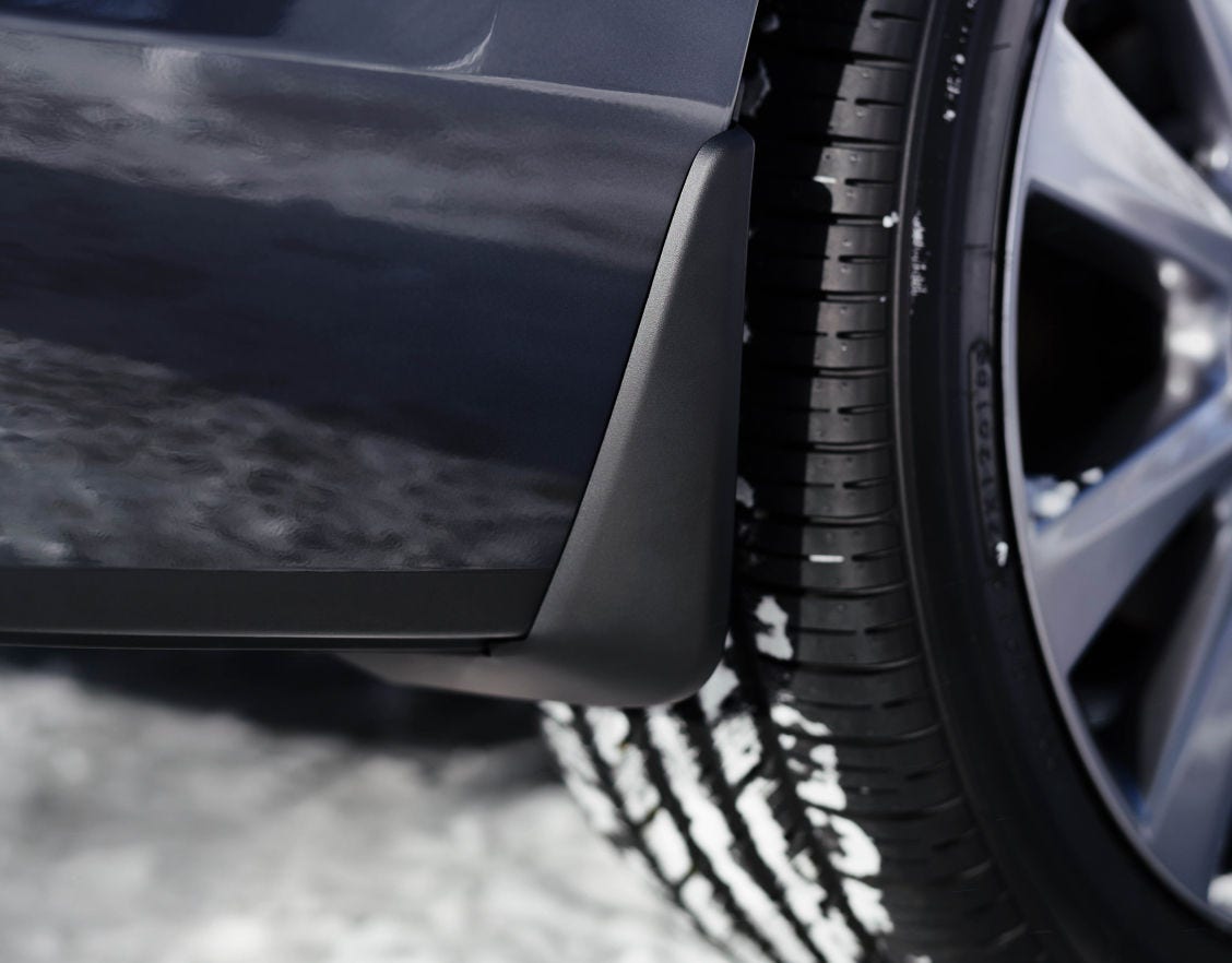 2026 Mazda3 Sedan Accessories  –  Protectores de salpicaduras traseros