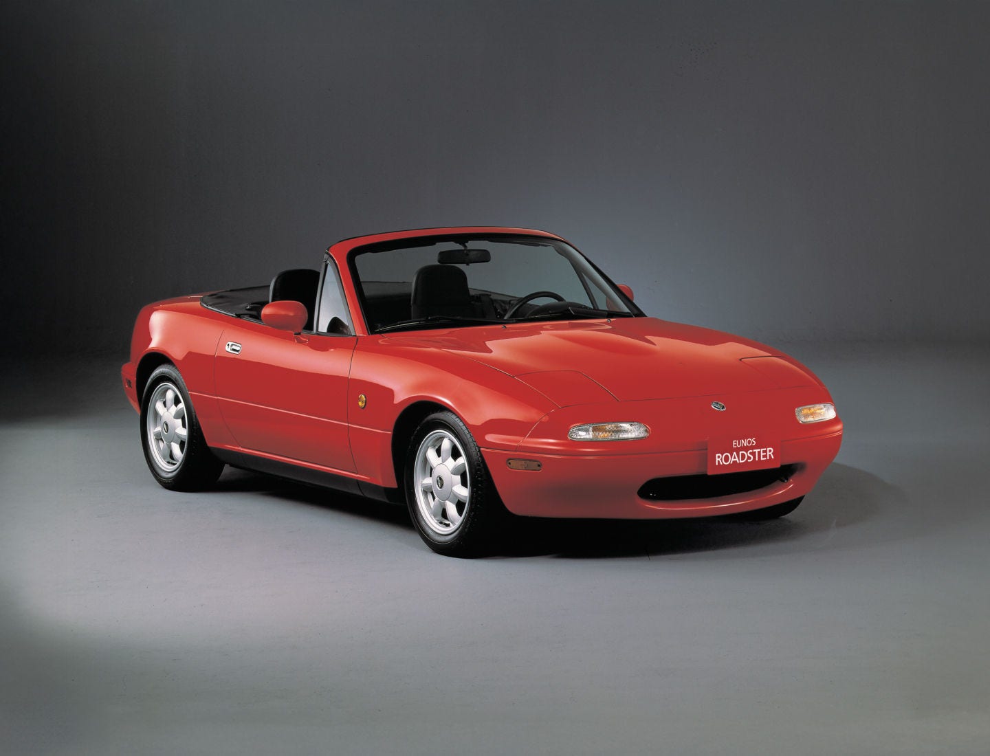 Mazda MX-5 Miata – Generation 1: Model NA (1990 - 1997)