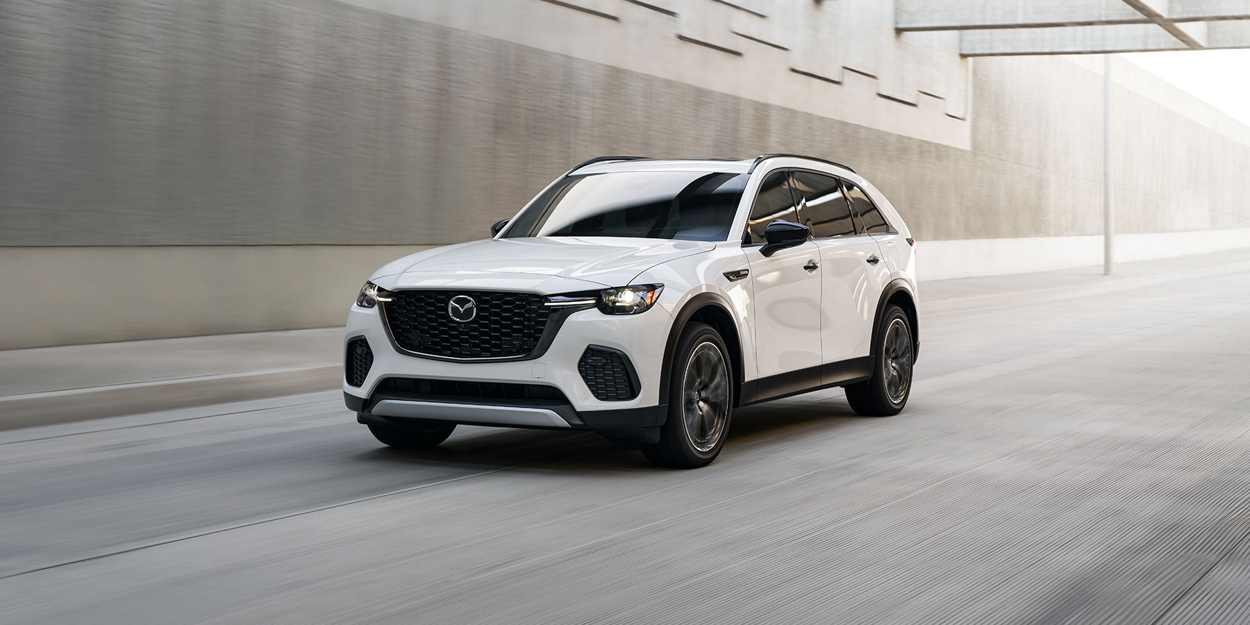 Utilitario híbrido enchufable Mazda CX-70 2025