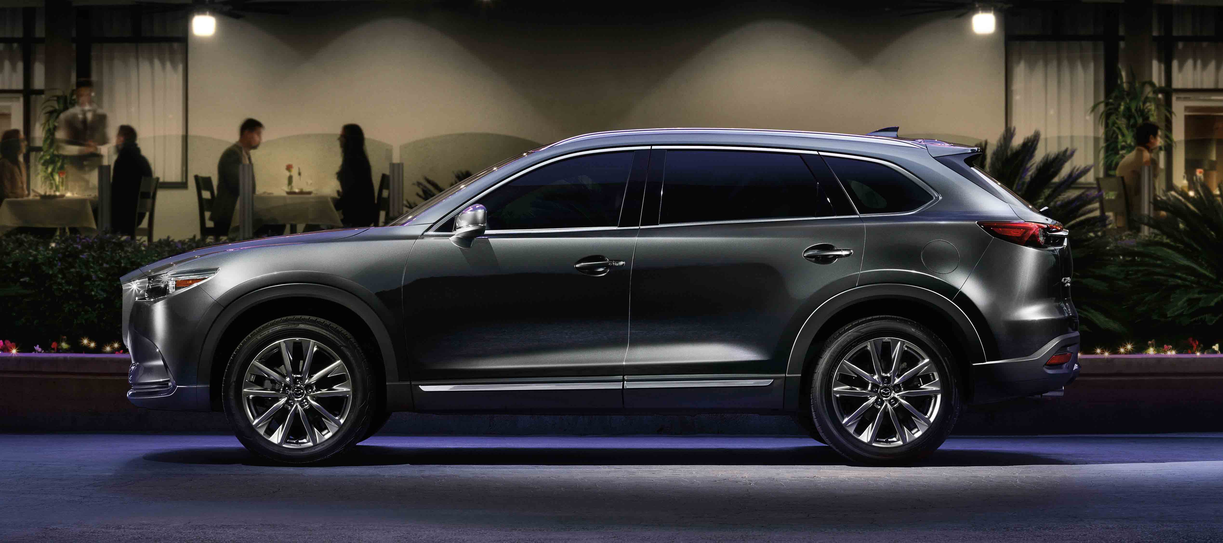Explore the Mazda CX-9