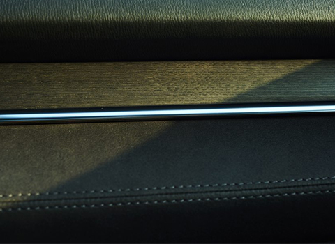 Detalles de madera Sen en el interior del Mazda 6 Sedan