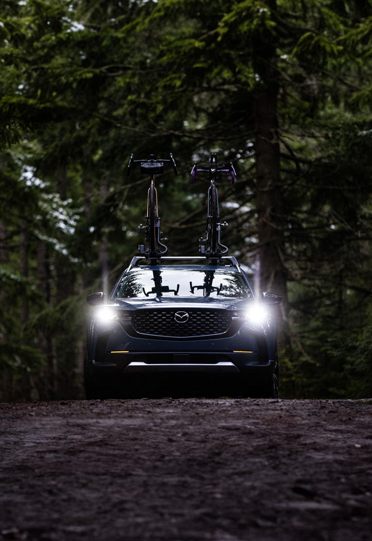 Mazda CX-50 con portabicicletas