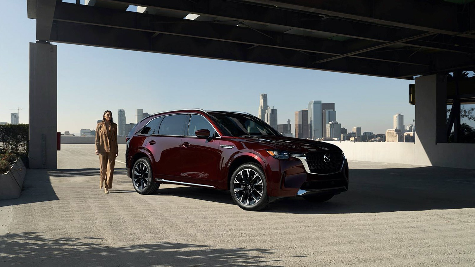Utilitario Mazda CX-90 todoterreno