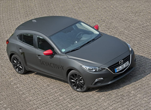 Vehículo Mazda con la tecnología SKYACTIV-X