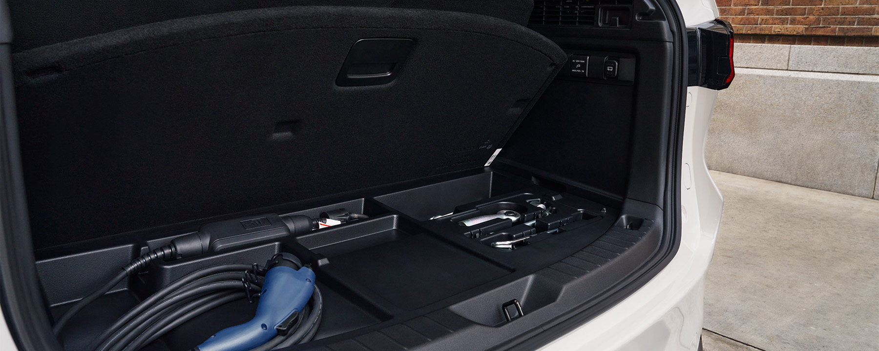 Estación de carga portátil para EV  –  Mazda CX-90 PHEV