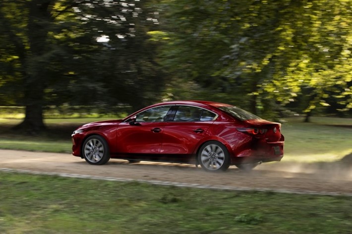 ¿Qué es un sedán?  –  Sedán Mazda 3 Soul Red Crystal