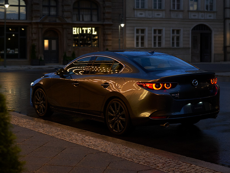 What is a Good First Car for Teens?  –  Sedán Mazda 3