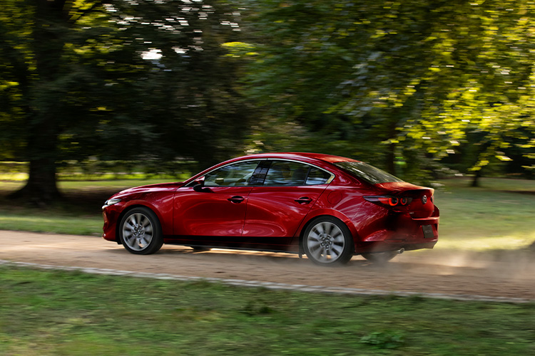 ¿Qué es un sedán?  –  Sedán Mazda 3 Soul Red Crystal