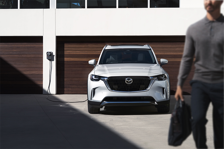 Cómo cargar tu auto eléctrico en casa  –  Mazda CX-90 PHEV