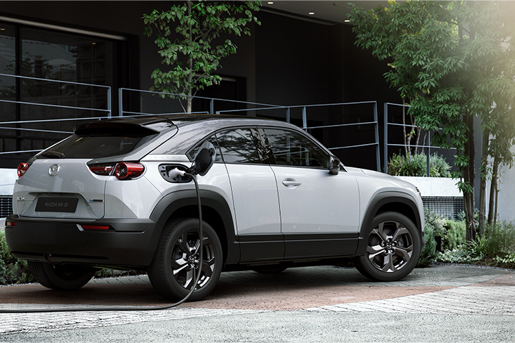 ¿Los autos eléctricos utilizan el mismo cargador?  –  Mazda MX 30