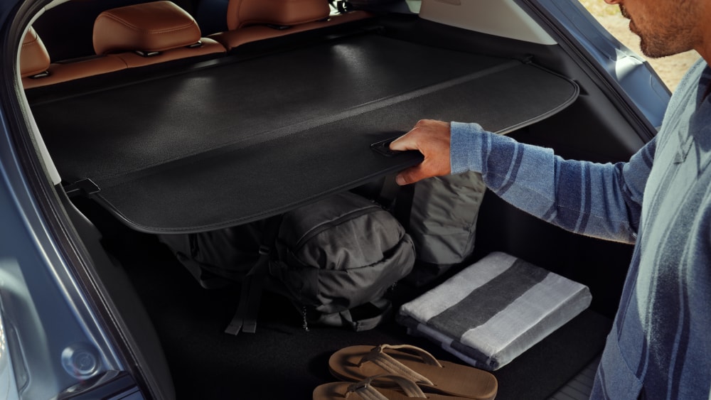 Accesorios para el Mazda CX-50 2025  –  Cubierta retráctil para el área de carga