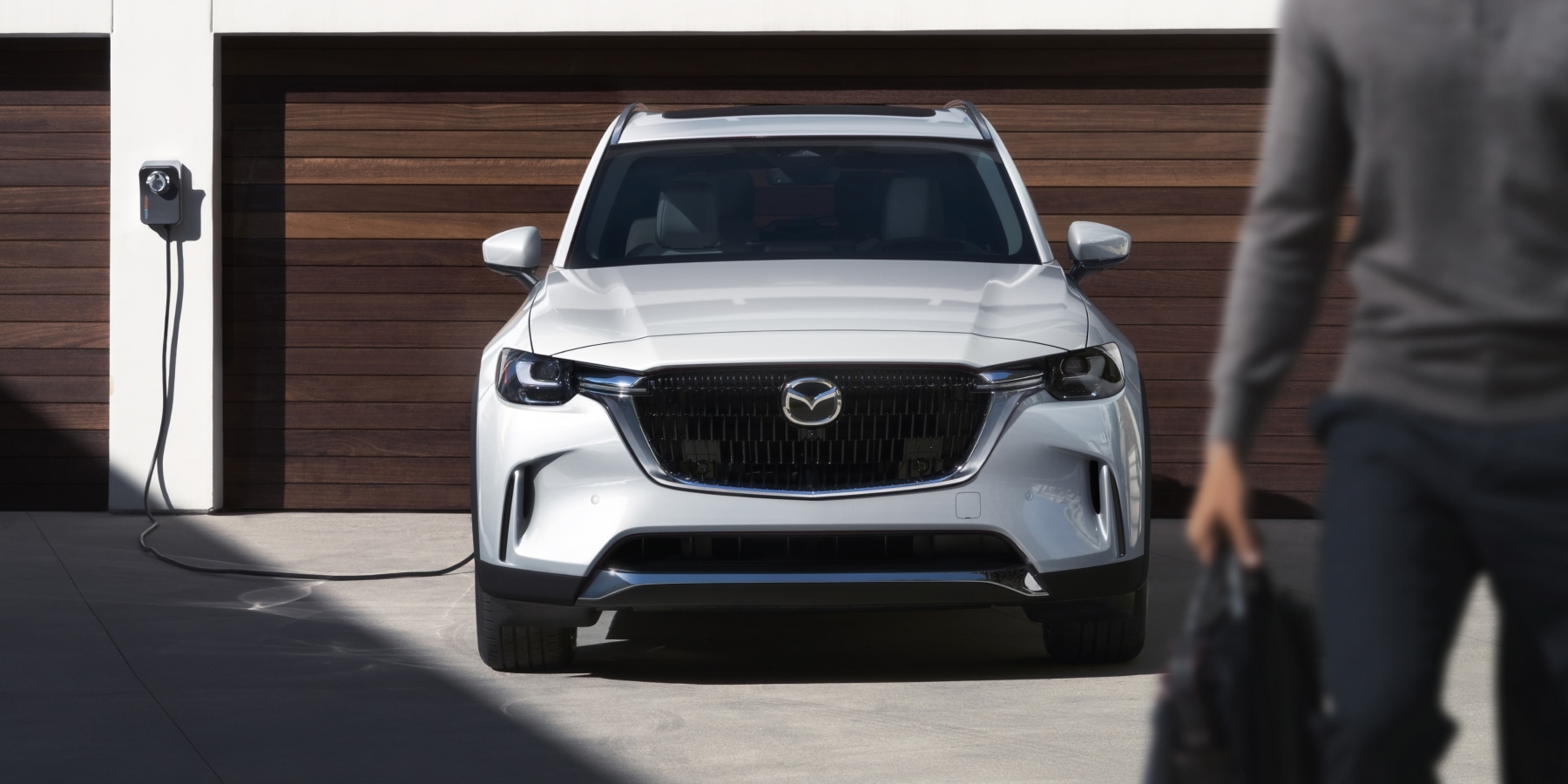 Mazda CX-90 PHEV 2025  –  Sociedad entre Mazda y Qmerit