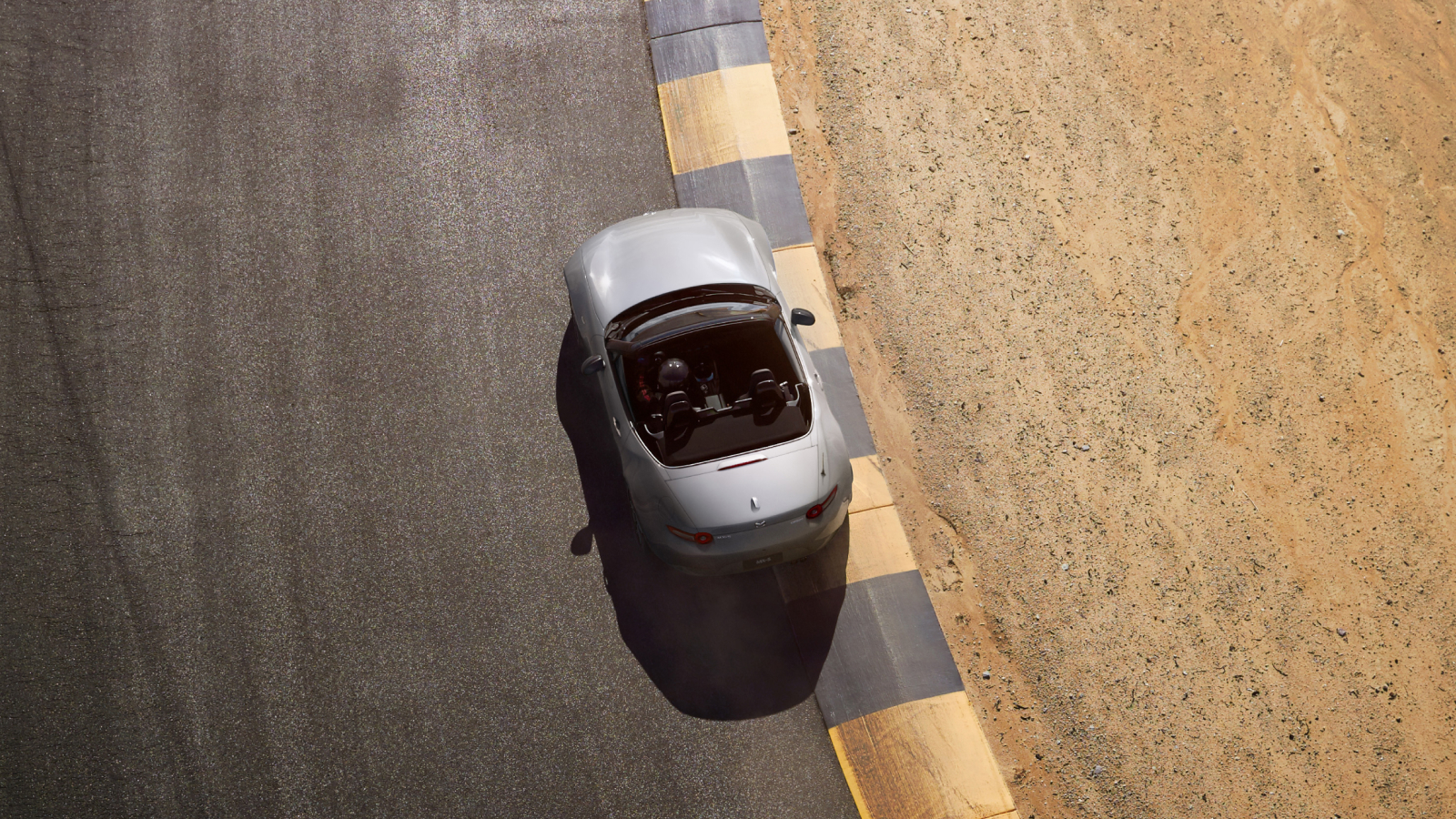 2025 mazda mx-5 miata overhead view