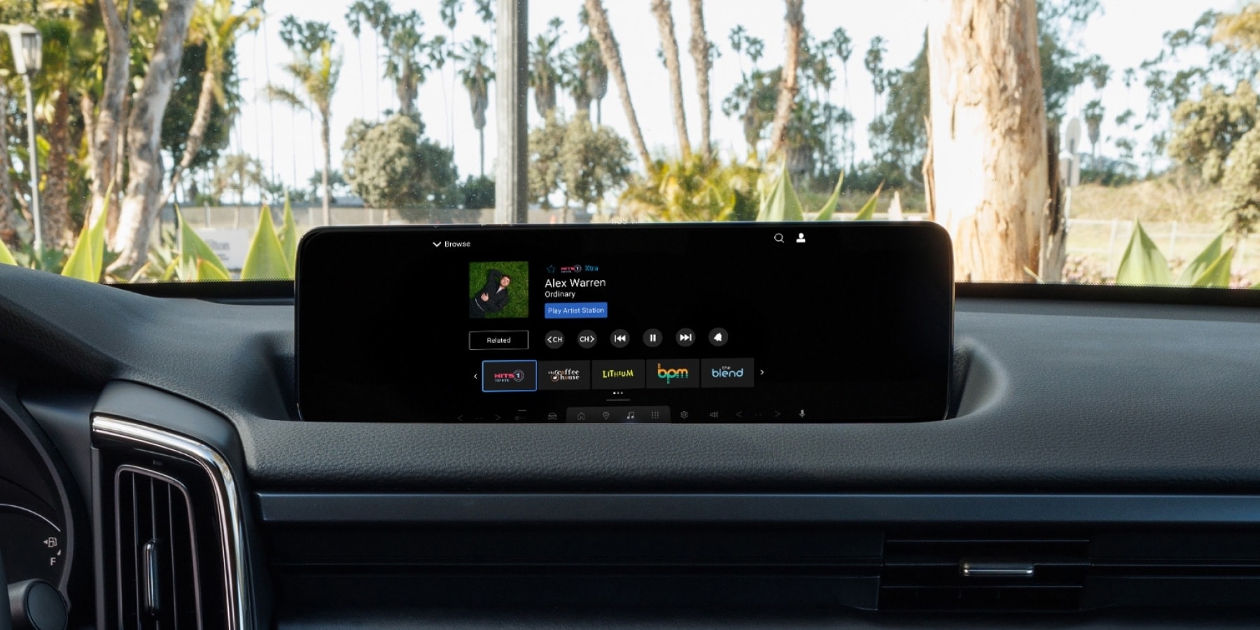 Mazda CX-50  –  Available SiriusXM Radio