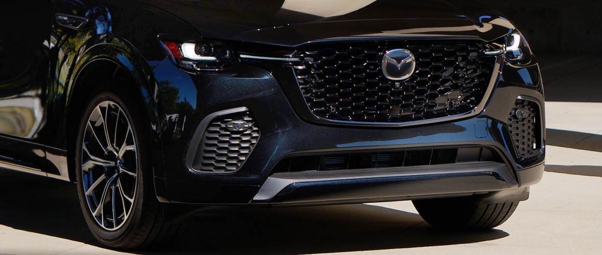 MAZDA CX-70 2026  –  Dramatic Black Accents