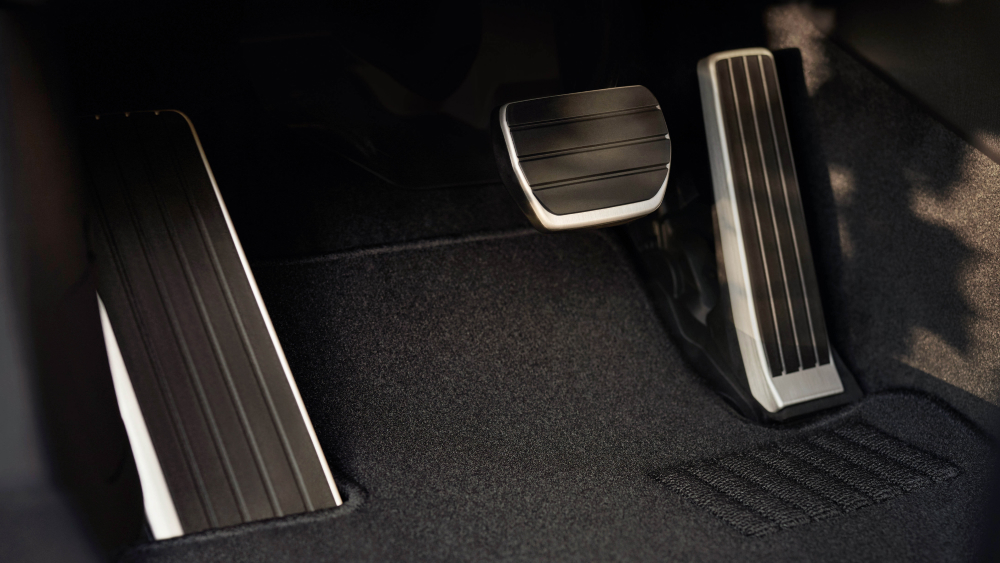 Accesorios para el Mazda 3 Sedan 2026  –  Pedales deportivos